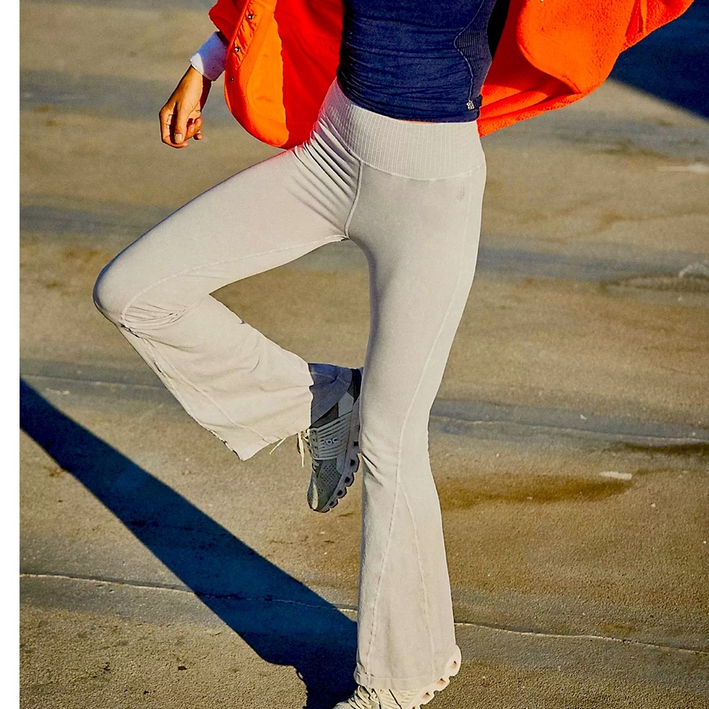 Free People NEW without tag/ no logo 

Good Karma Flare Leggings